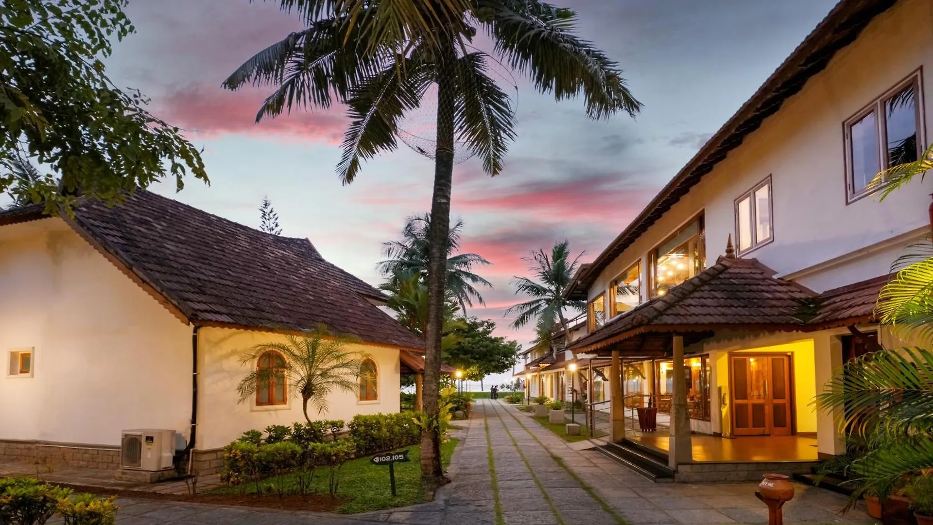 Resort Hotel Backwater Ripples Kumarakom