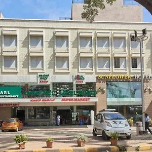 sunflower-hotel.mysorehotels.org/